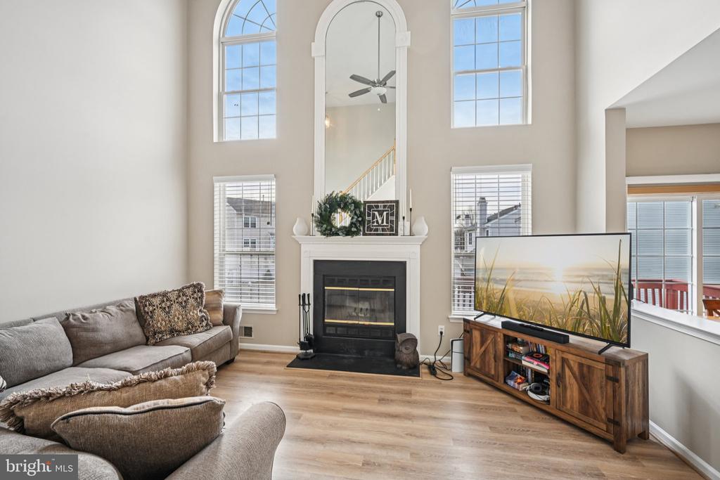 4 CHEYENNE COURT