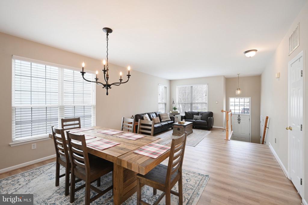 4 CHEYENNE COURT
