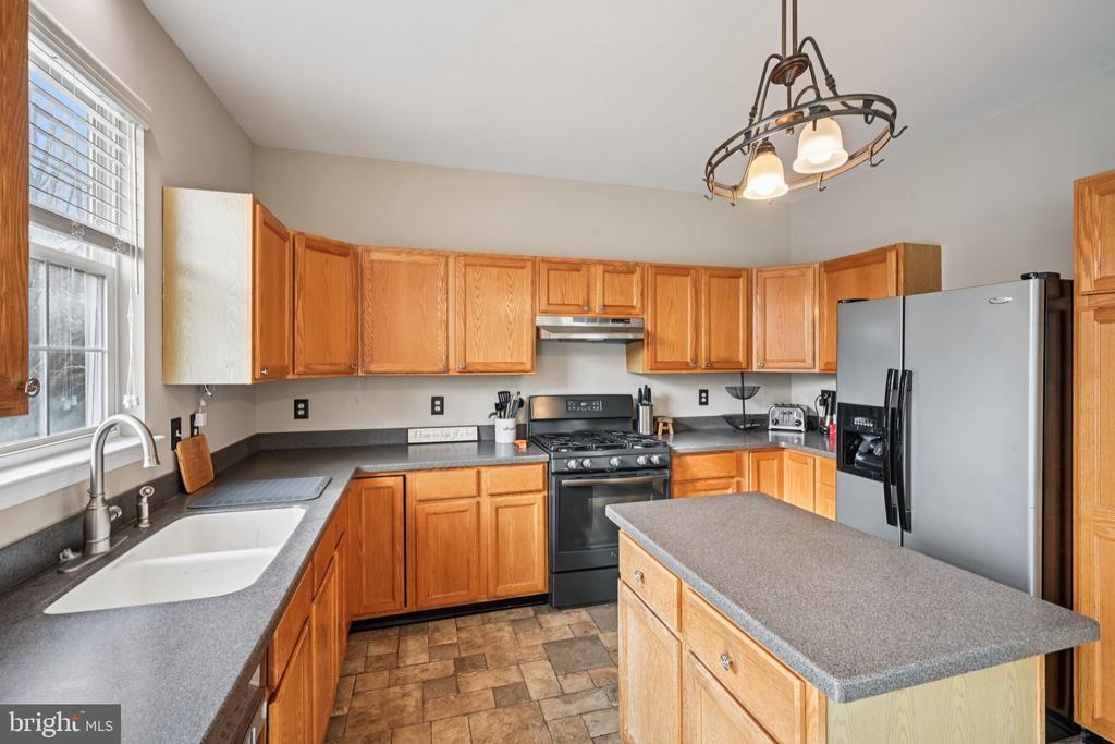4 CHEYENNE COURT