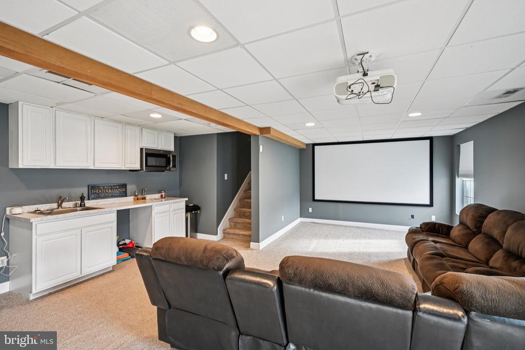4 CHEYENNE COURT