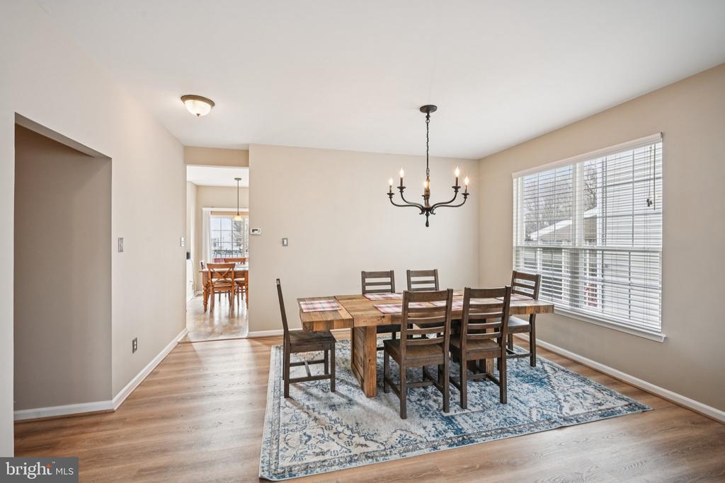 4 CHEYENNE COURT