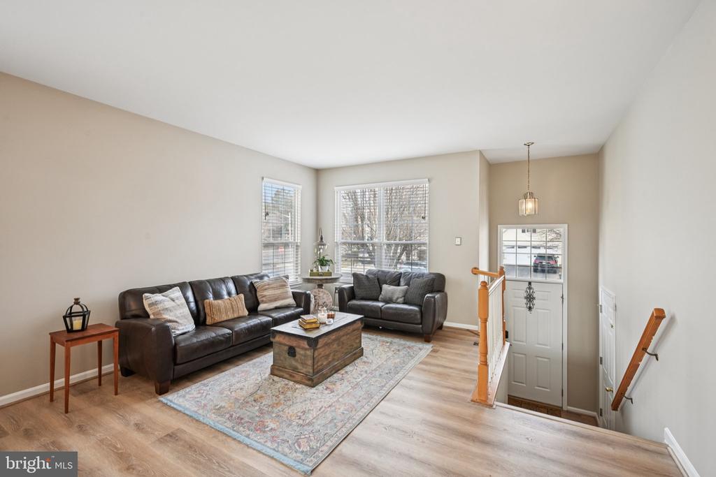 4 CHEYENNE COURT