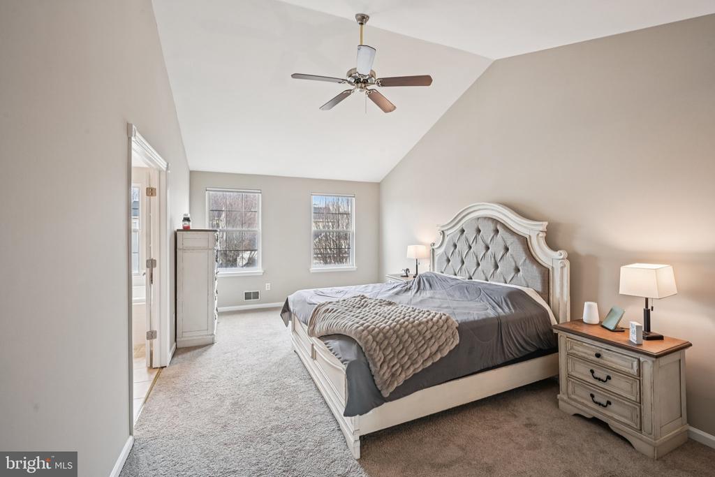 4 CHEYENNE COURT