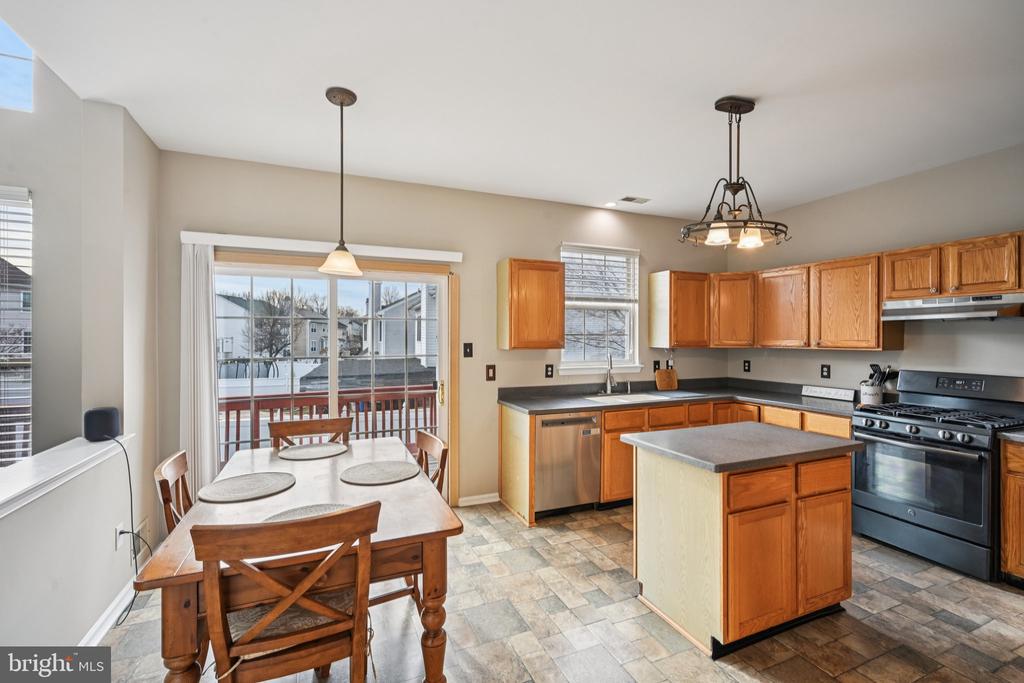 4 CHEYENNE COURT