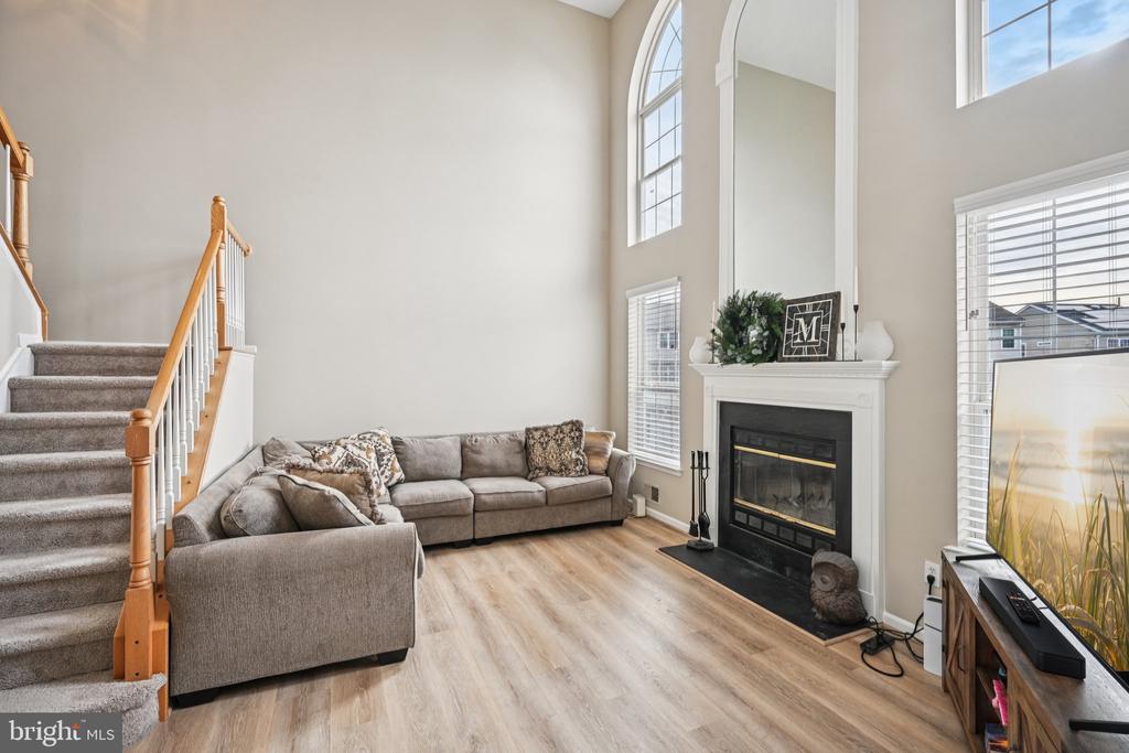 4 CHEYENNE COURT