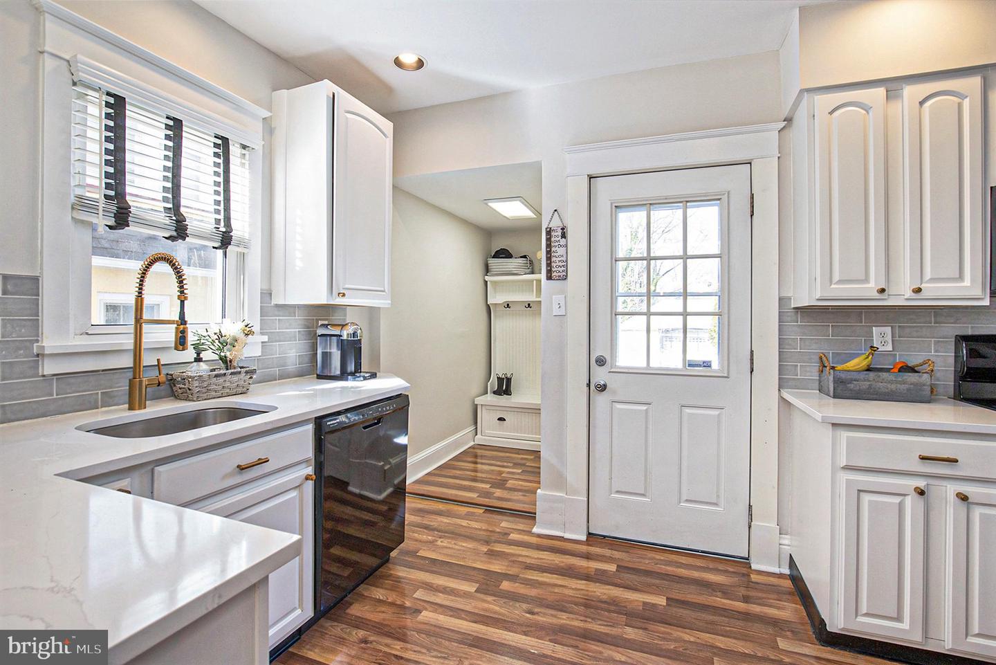 33 E Vassar Rd