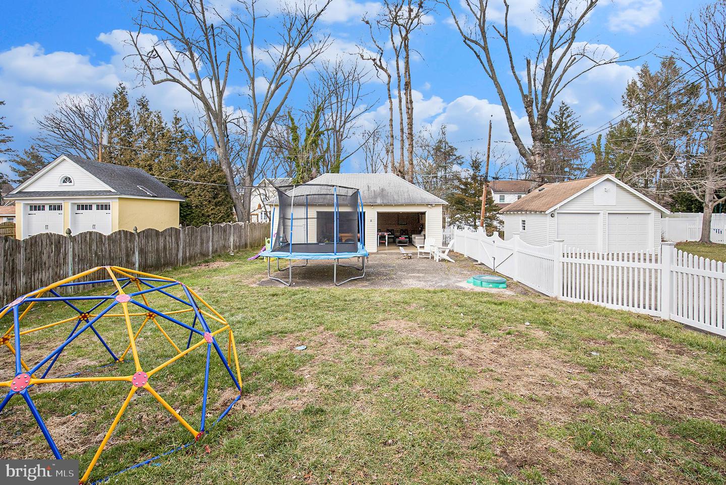 33 E Vassar Rd