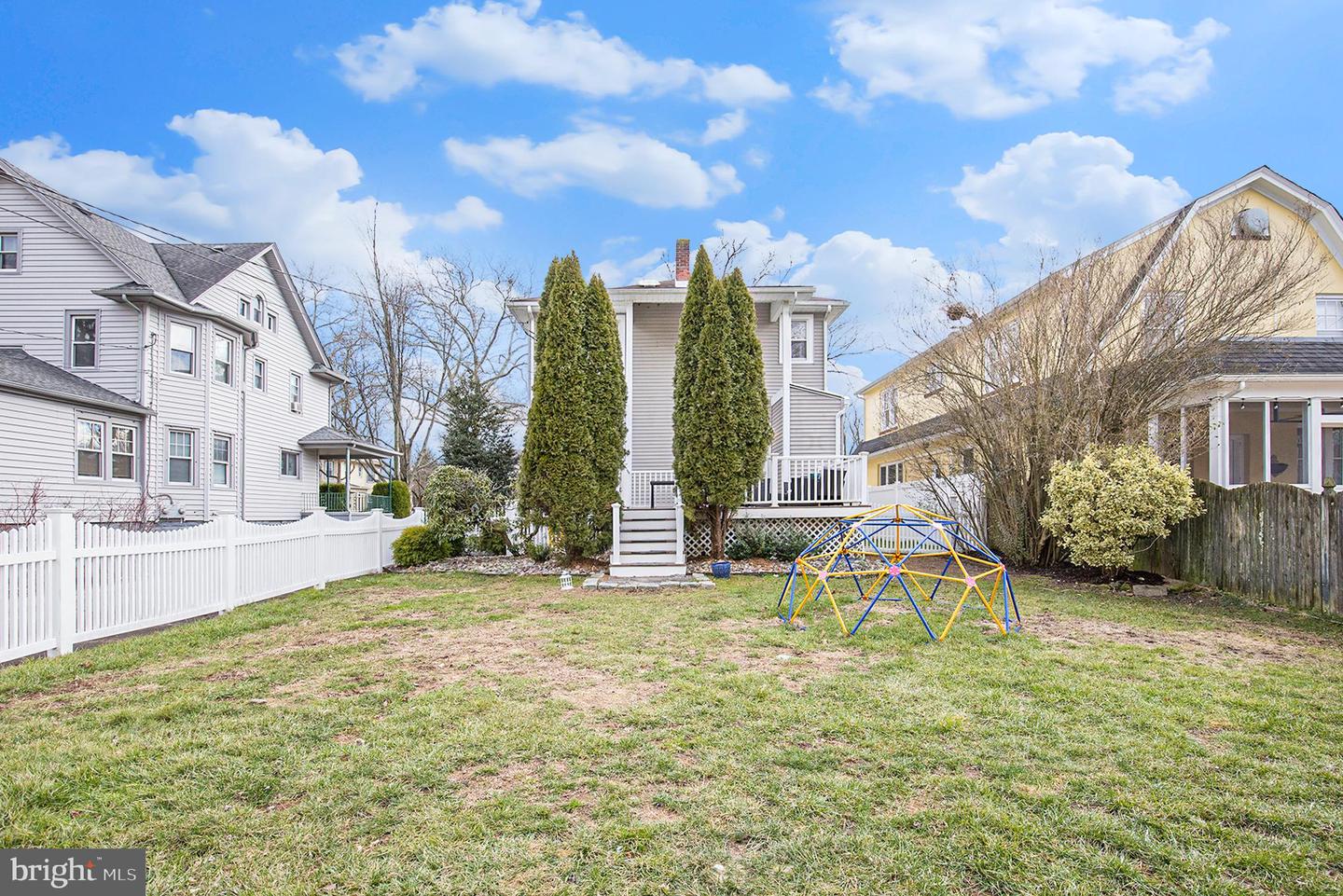 33 E Vassar Rd