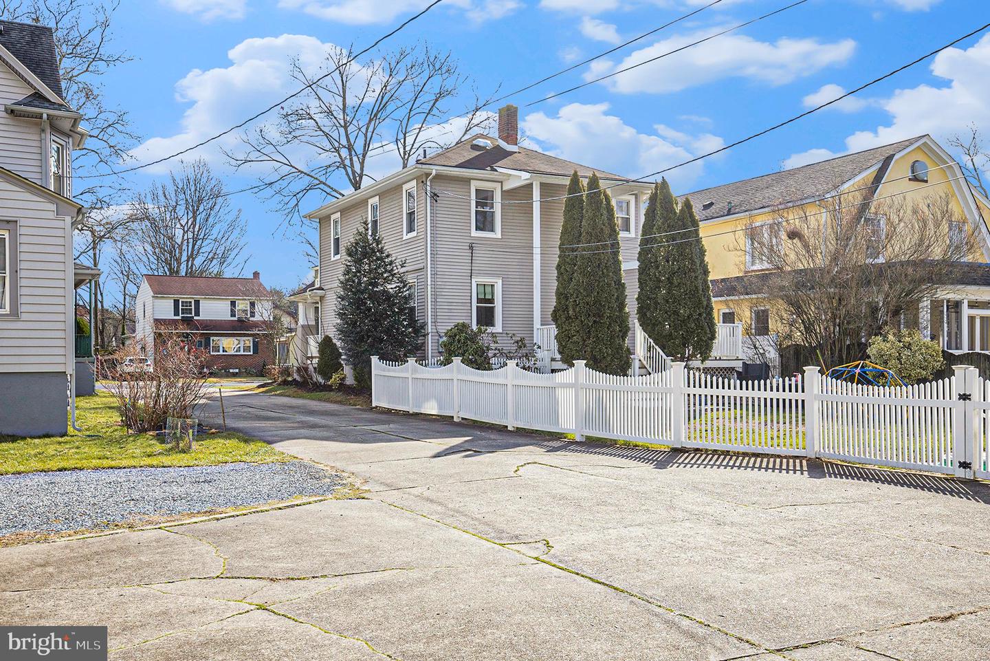 33 E Vassar Rd