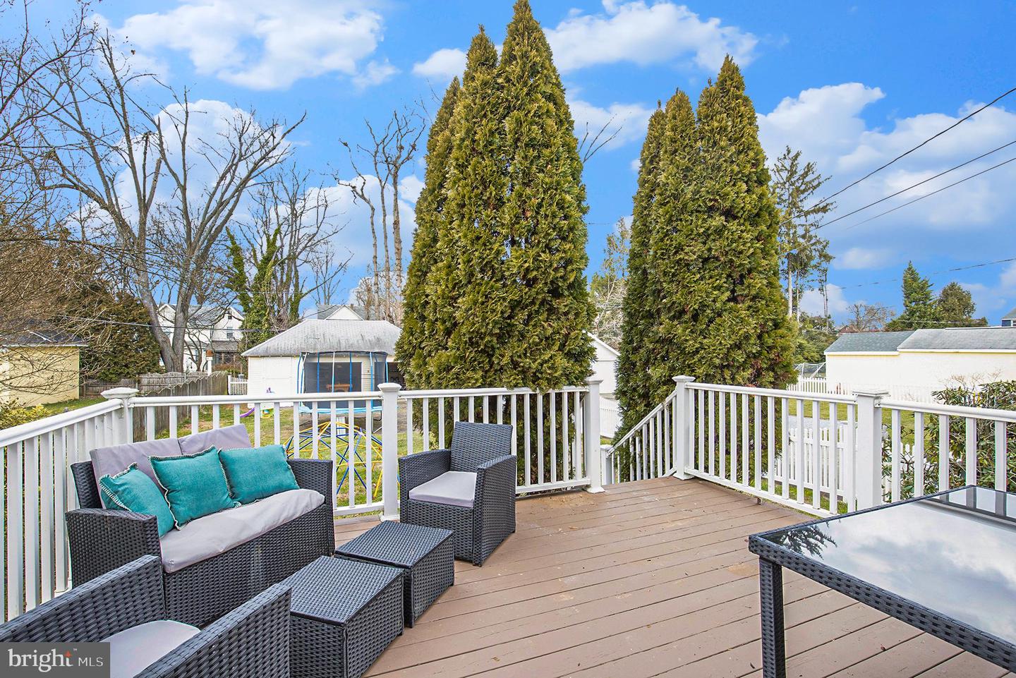 33 E Vassar Rd