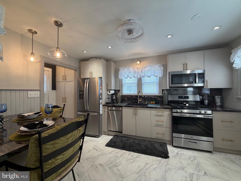117 ABERNETHY DRIVE