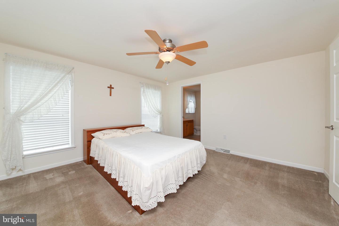 108 Nuthatch Ct W
