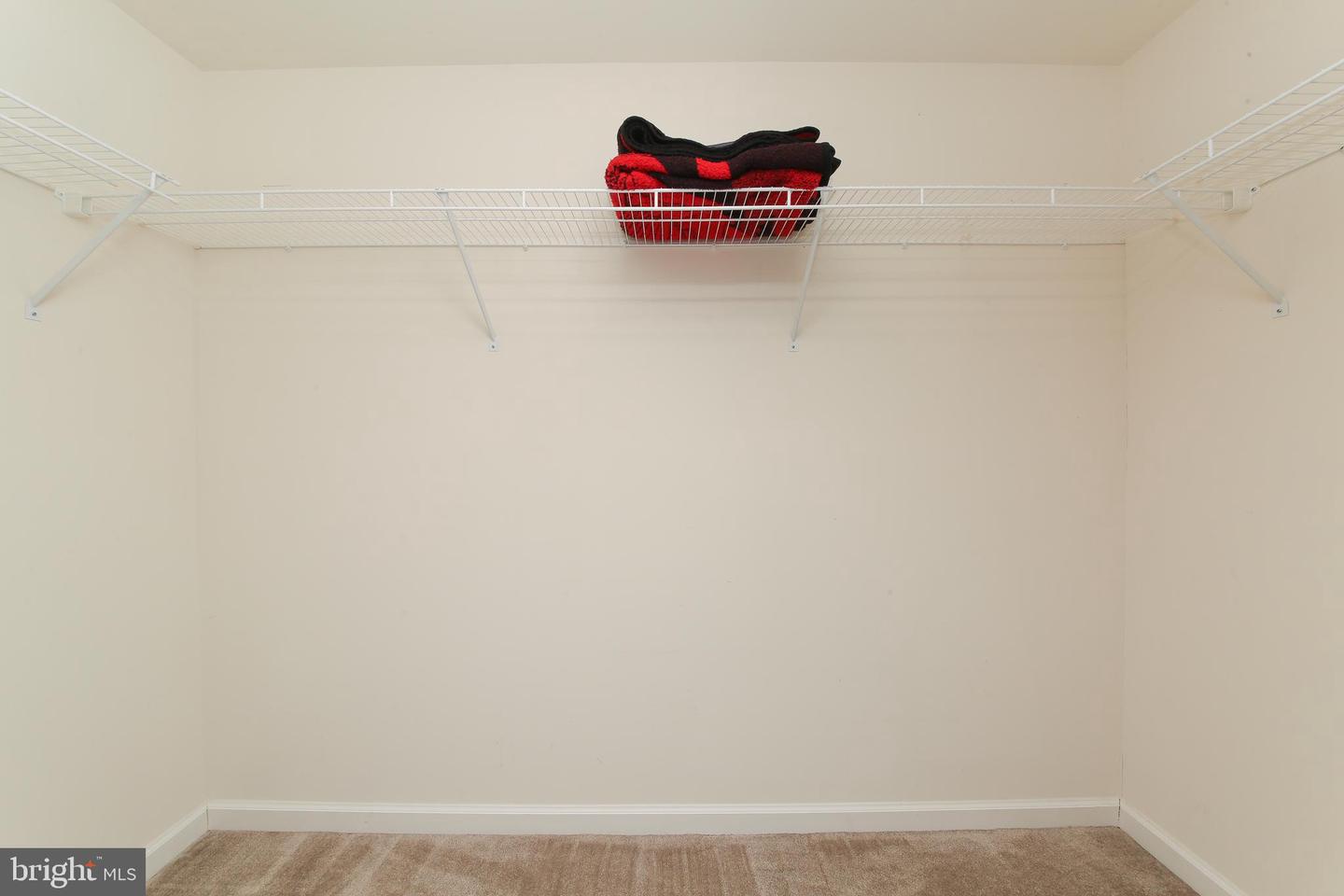 108 Nuthatch Ct W