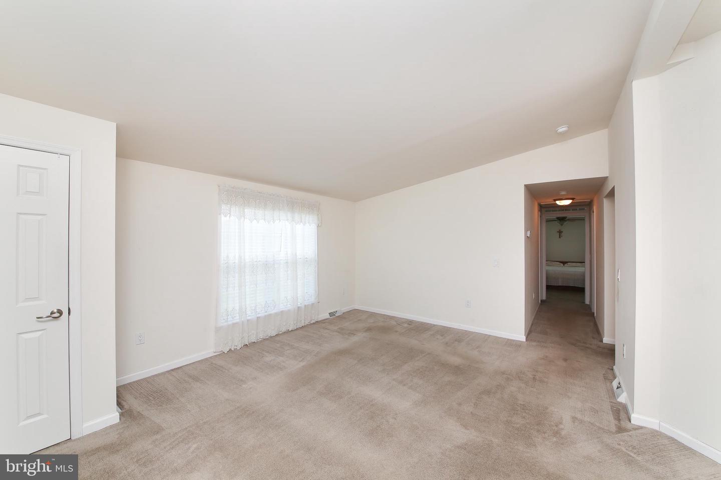 108 Nuthatch Ct W