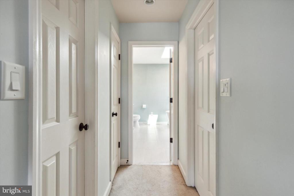 202 Ivy Ln