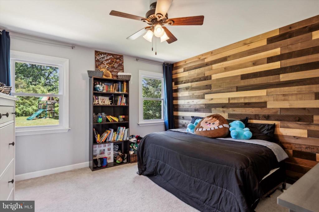202 Ivy Ln