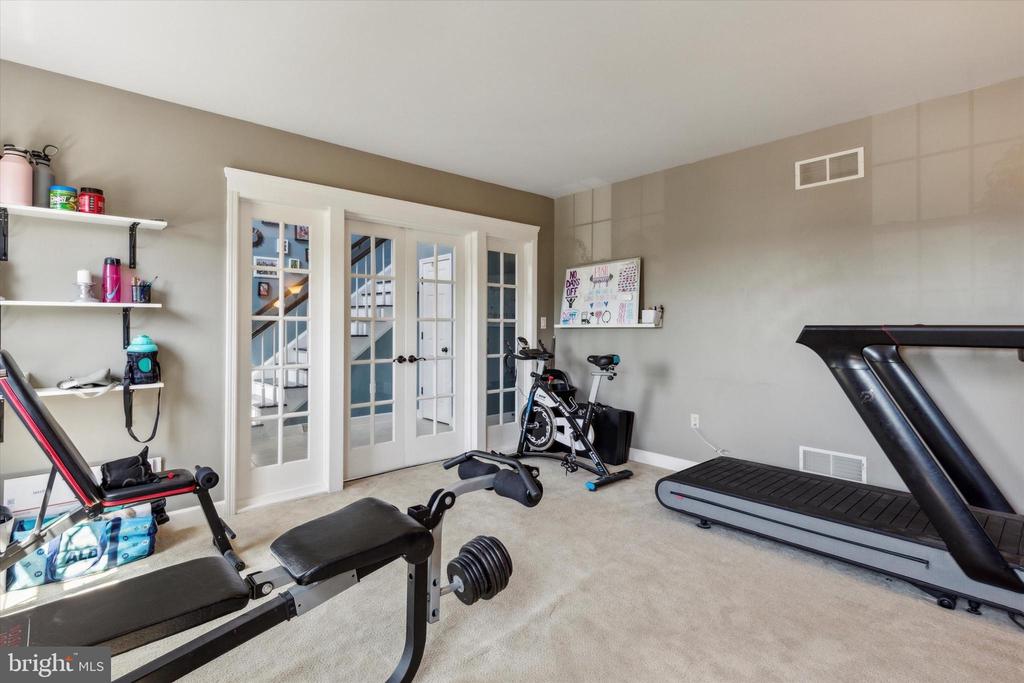 202 Ivy Ln