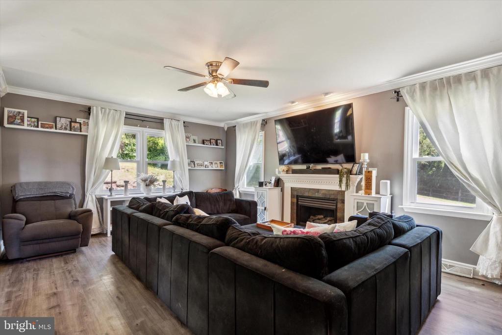 202 Ivy Ln