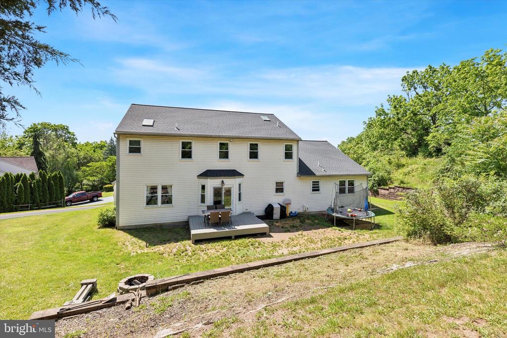 202 Ivy Ln