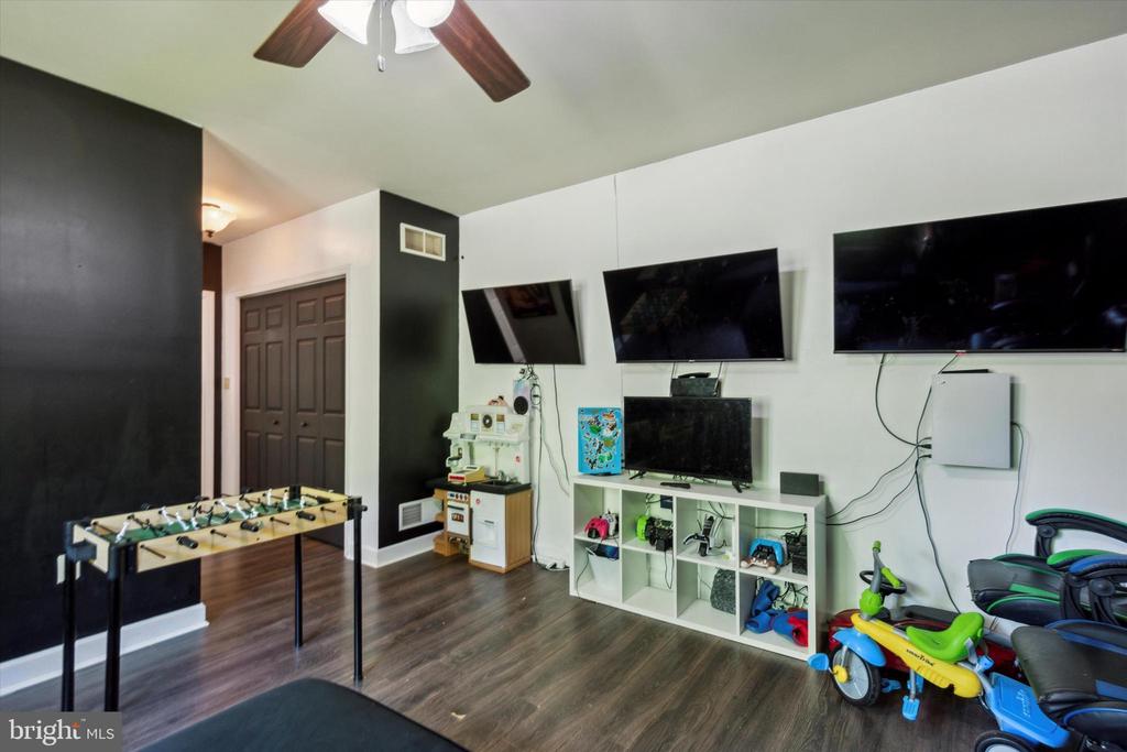 202 Ivy Ln