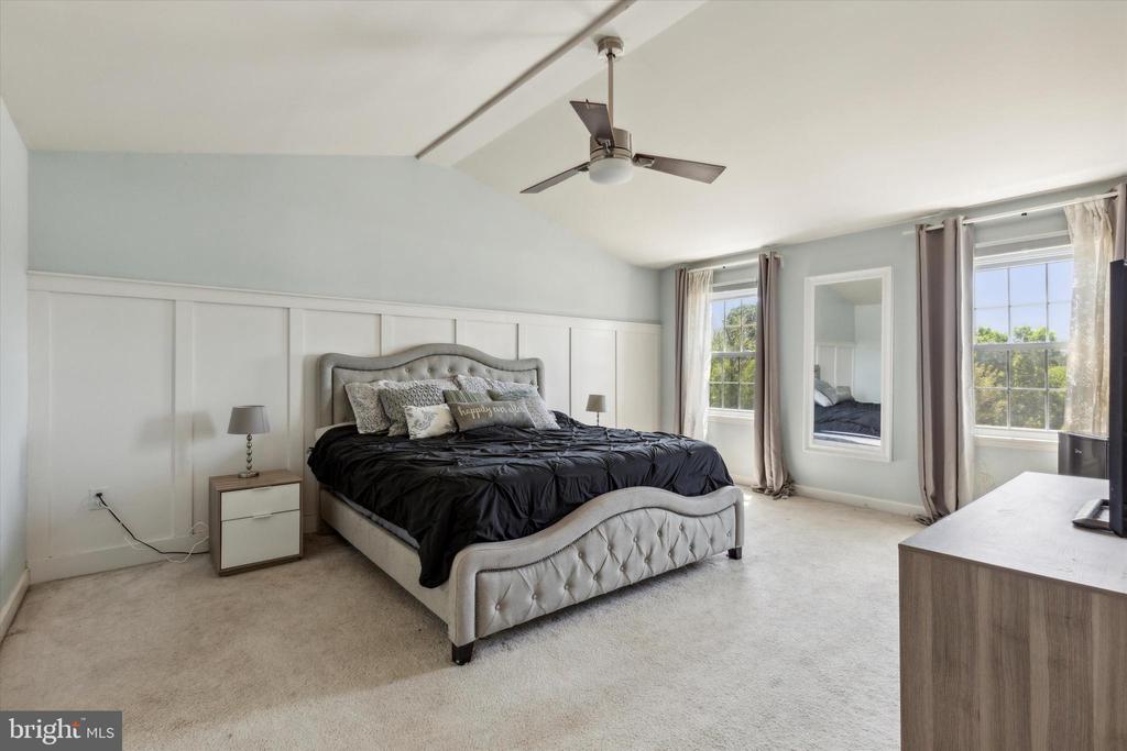 202 Ivy Ln