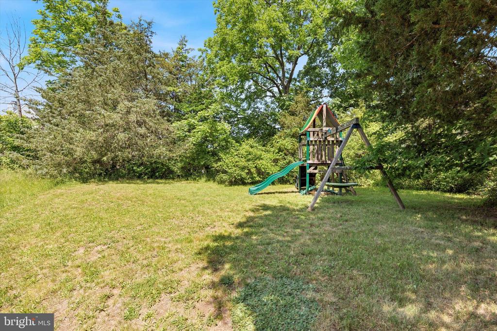 202 Ivy Ln