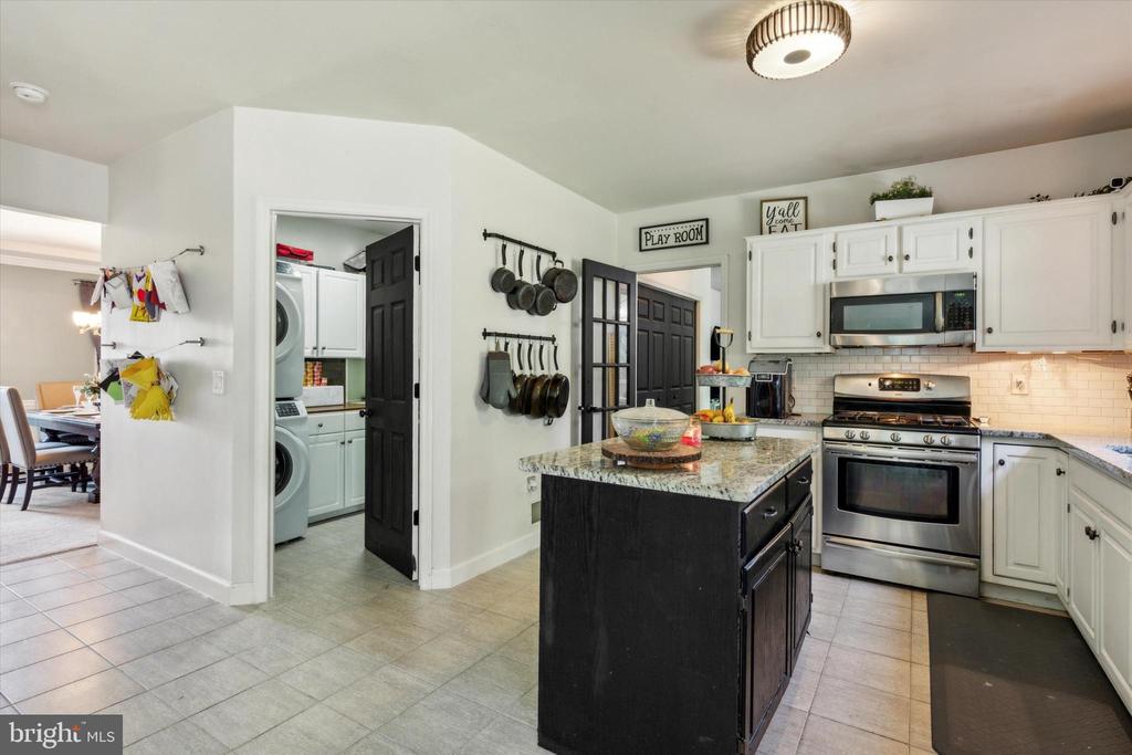 202 Ivy Ln