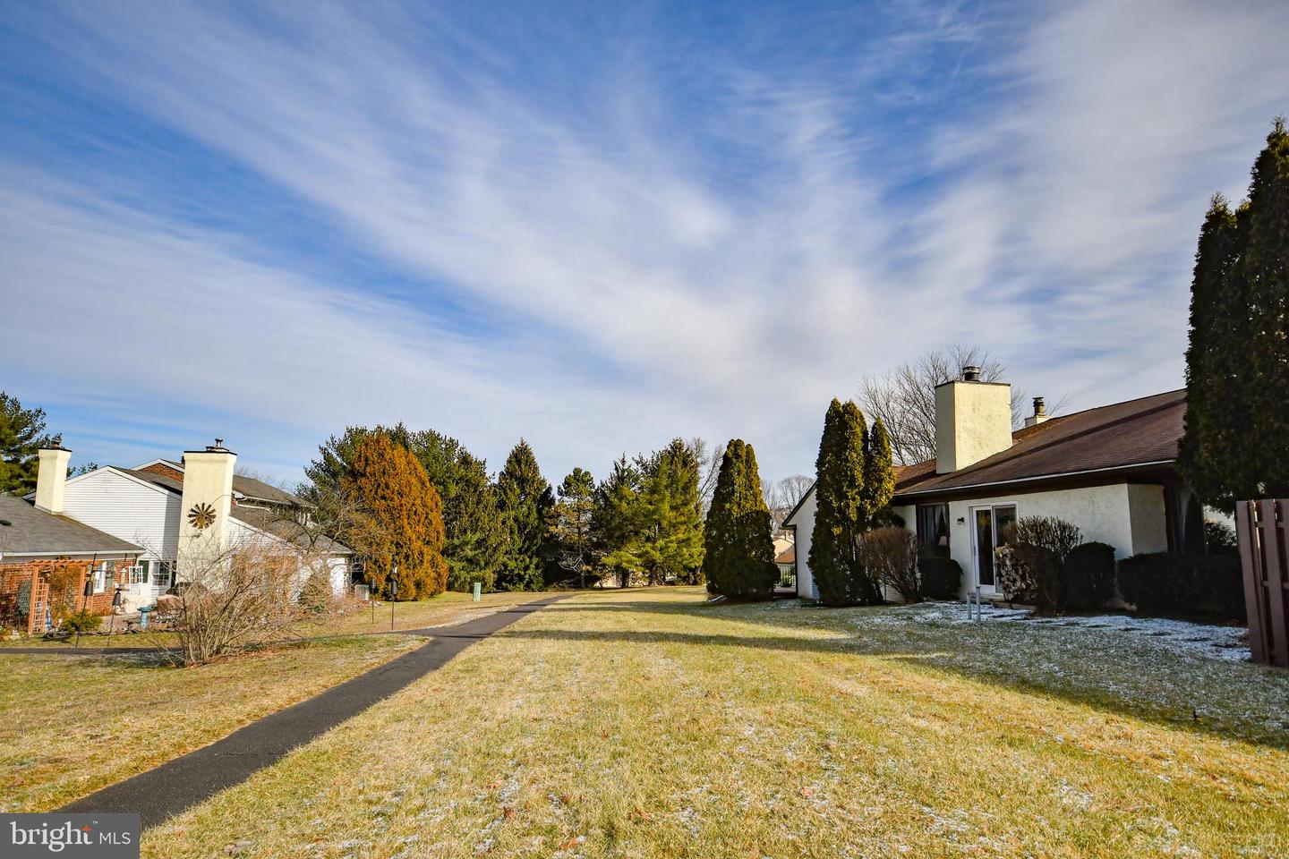 97 Palace Ct