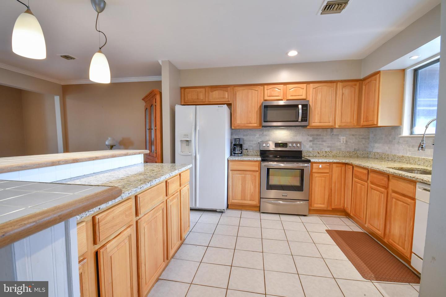 97 Palace Ct