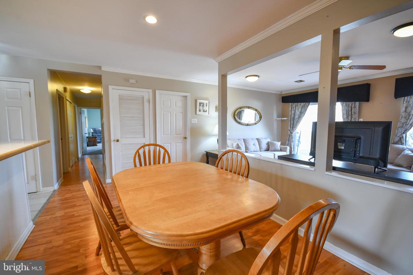 97 Palace Ct
