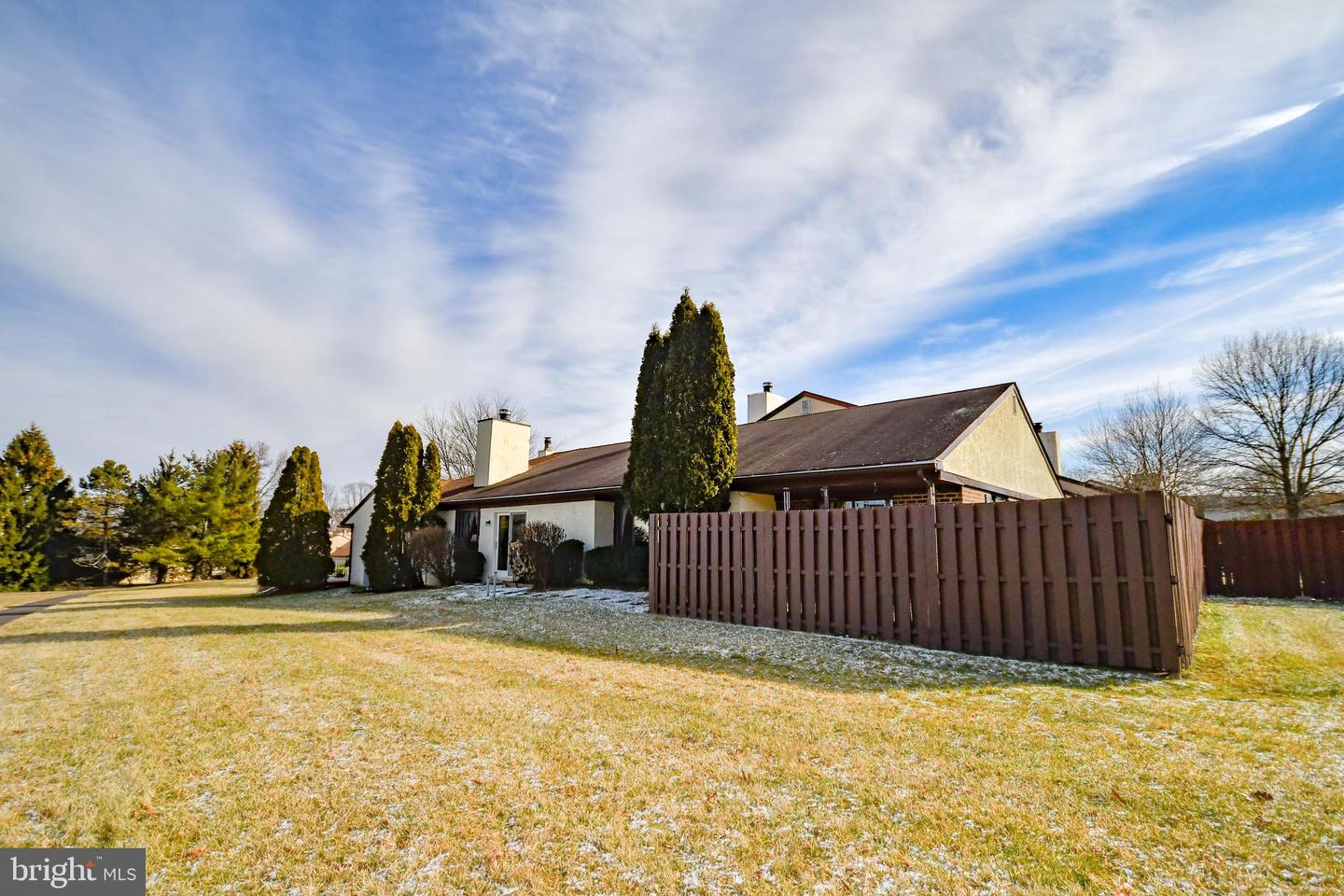 97 Palace Ct