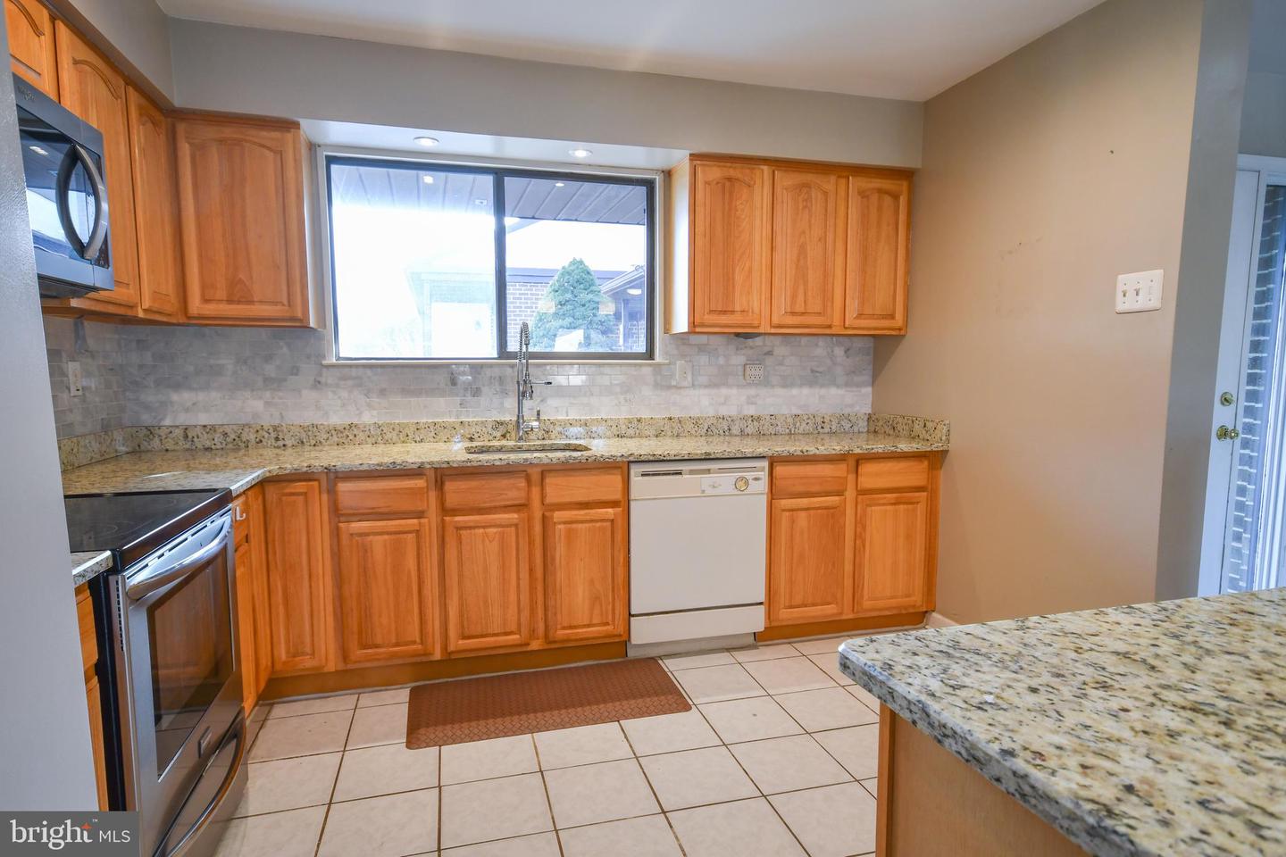97 Palace Ct