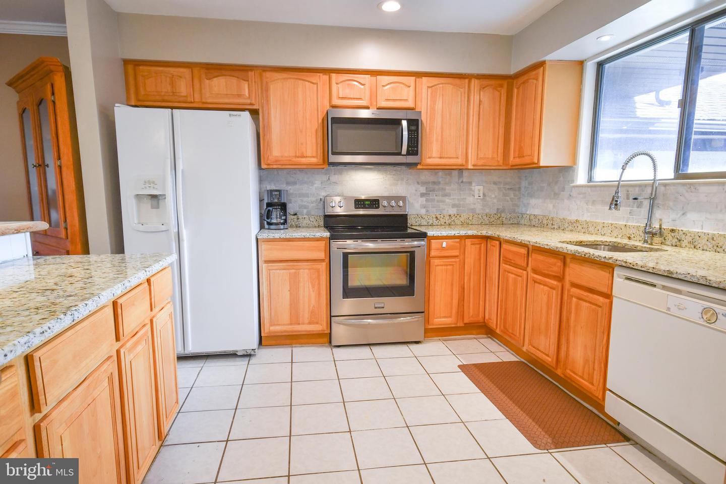 97 Palace Ct