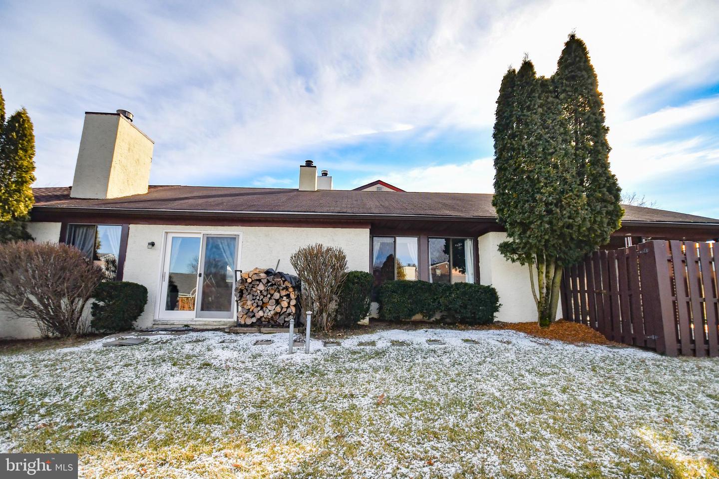 97 Palace Ct