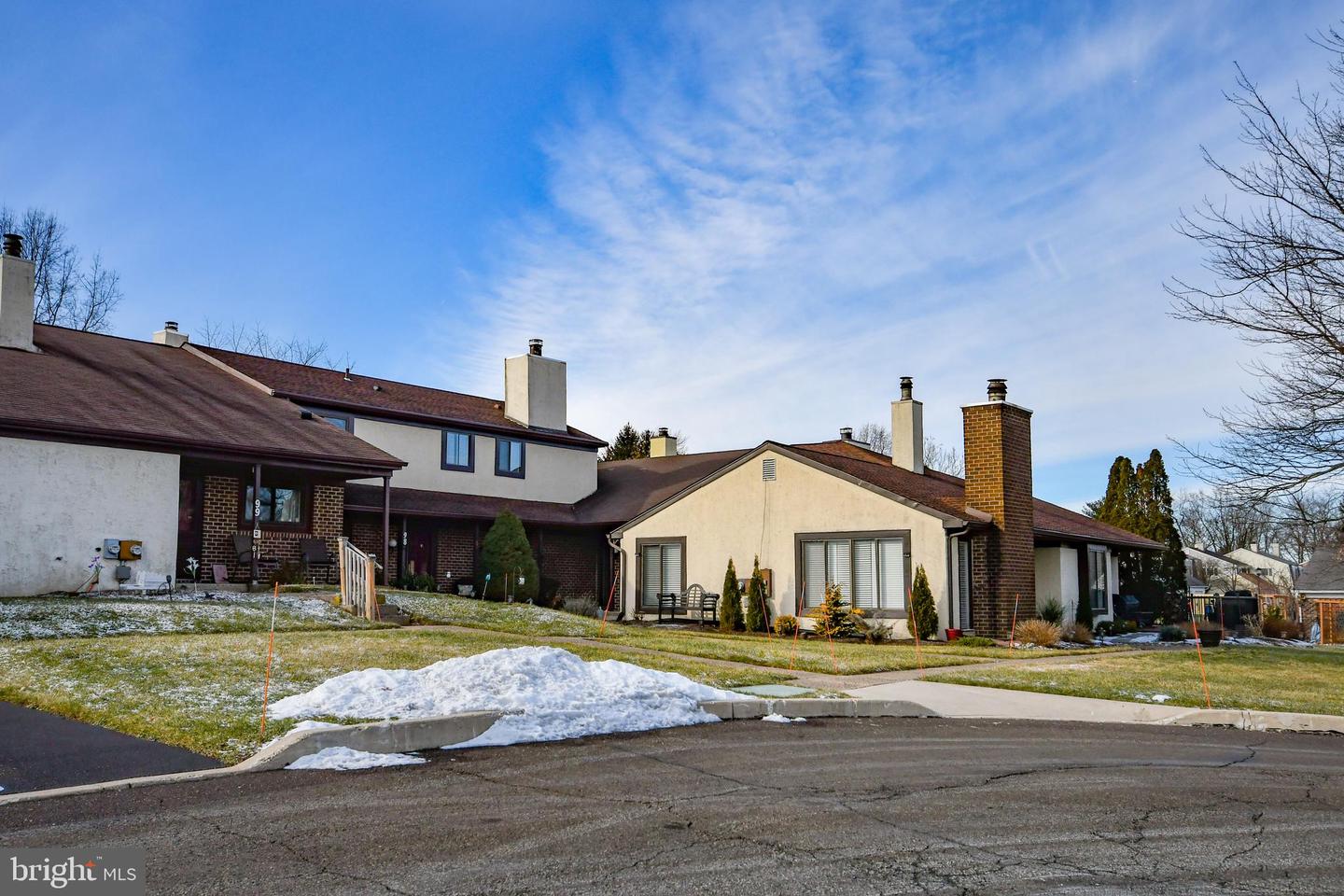 97 Palace Ct