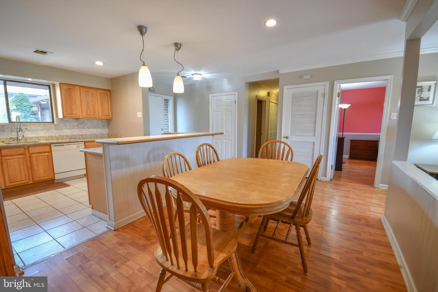 97 Palace Ct
