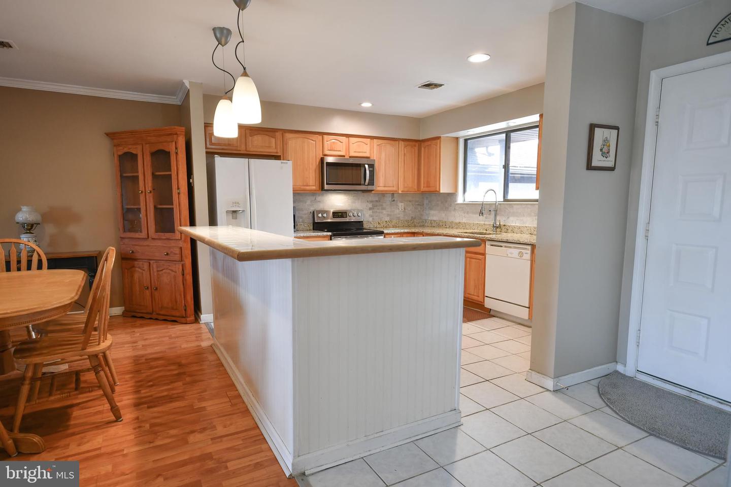 97 Palace Ct