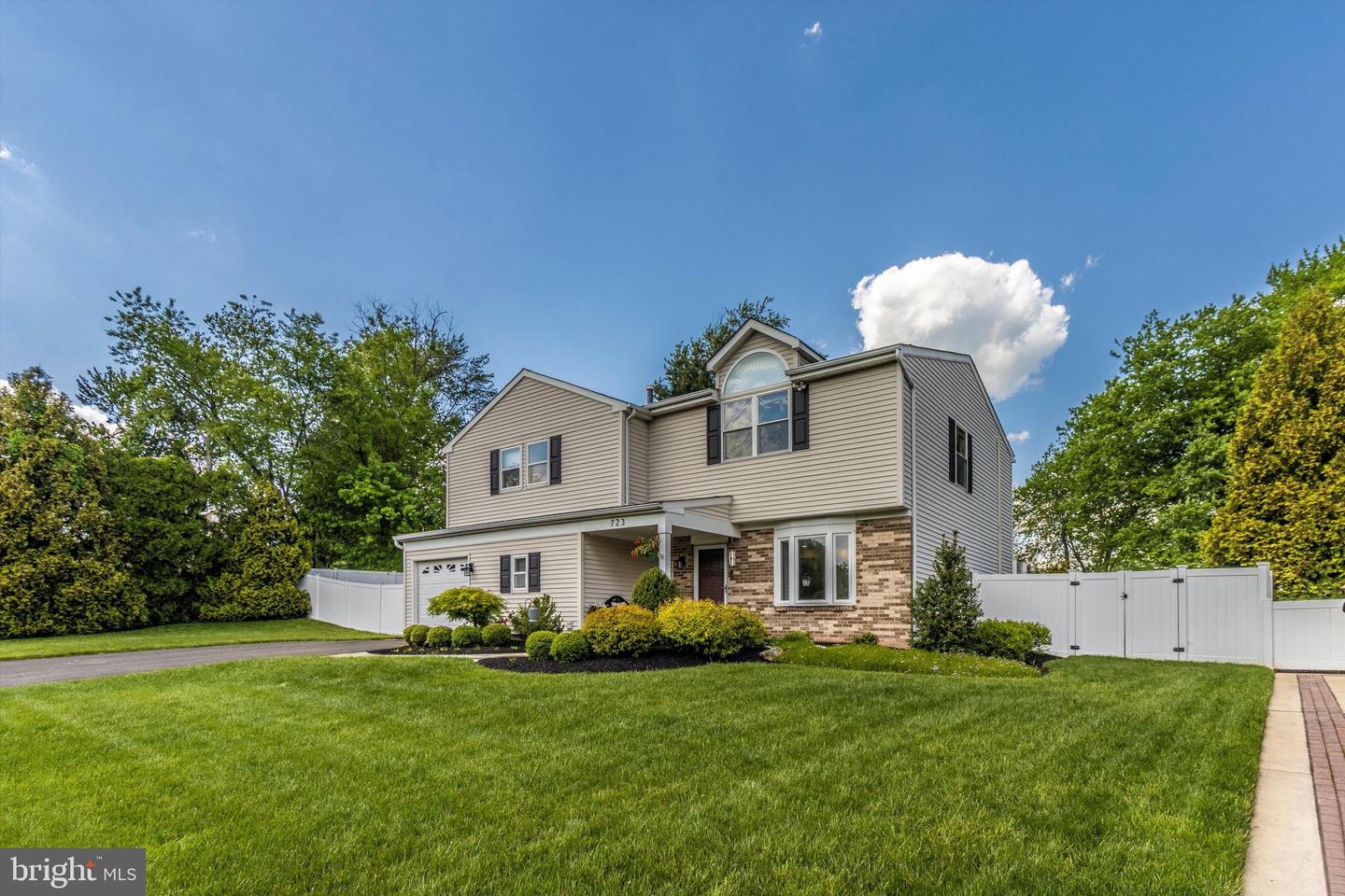 723 Tennyson Dr