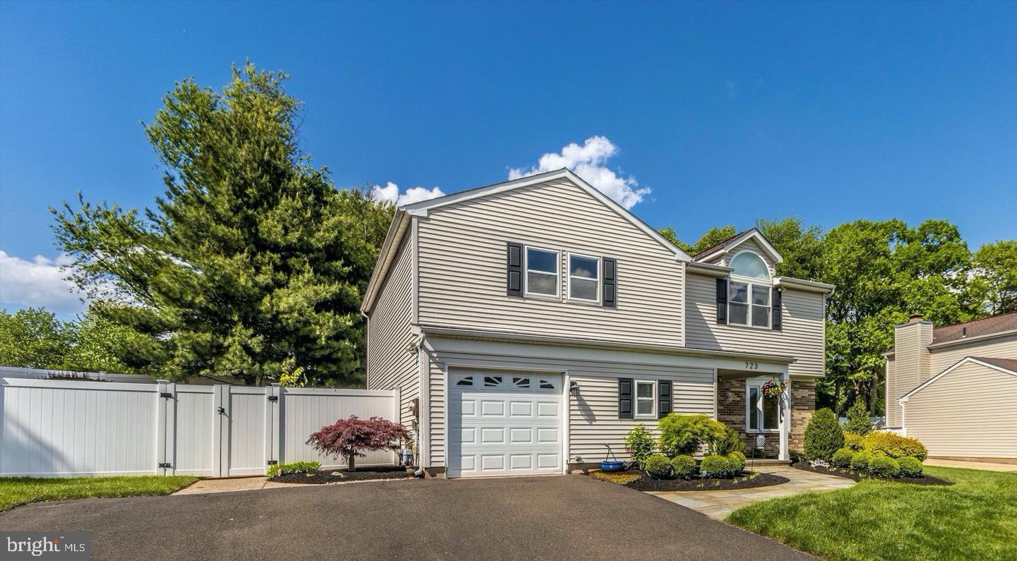 723 Tennyson Dr