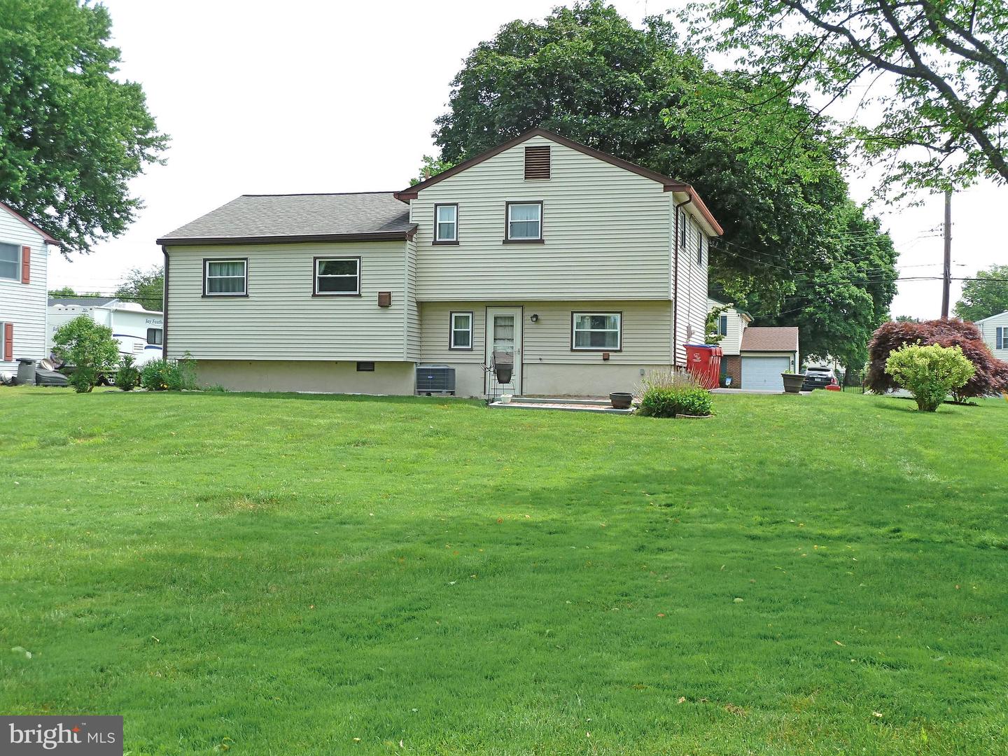1118 Oak Leaf Ln
