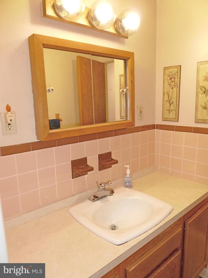 1118 Oak Leaf Ln