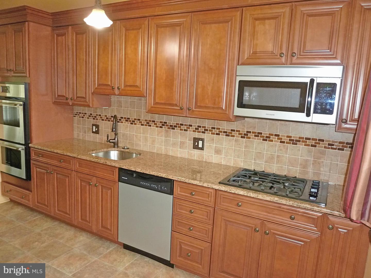 1118 Oak Leaf Ln