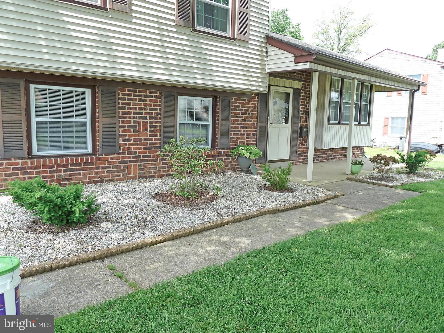 1118 Oak Leaf Ln