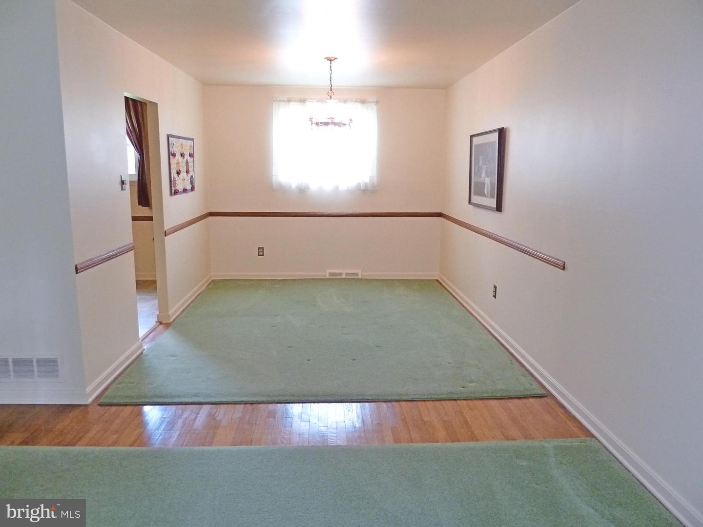 1118 Oak Leaf Ln