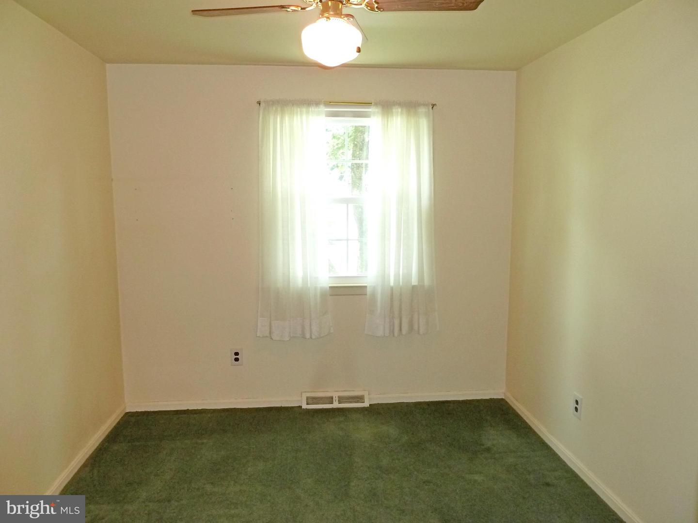 1118 Oak Leaf Ln