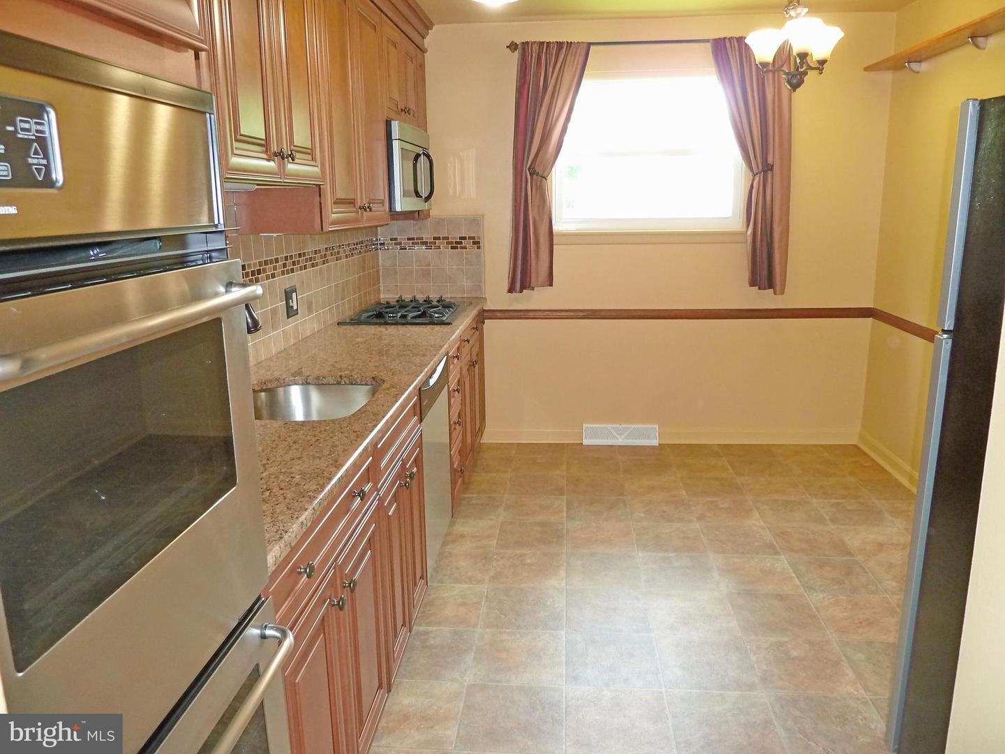 1118 Oak Leaf Ln