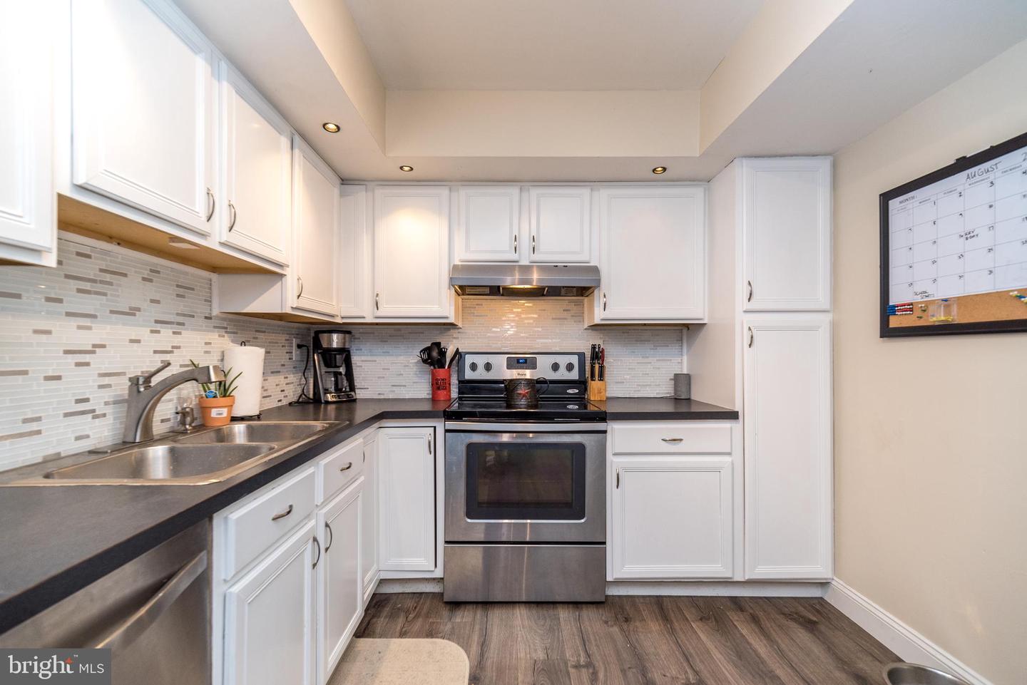 156 Reliance Pl
