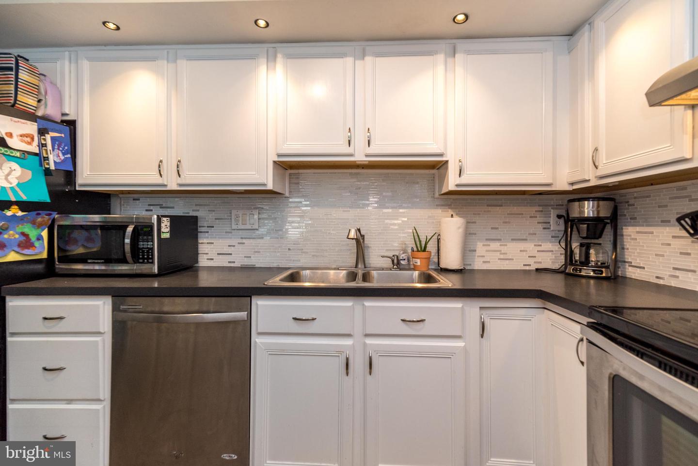 156 Reliance Pl