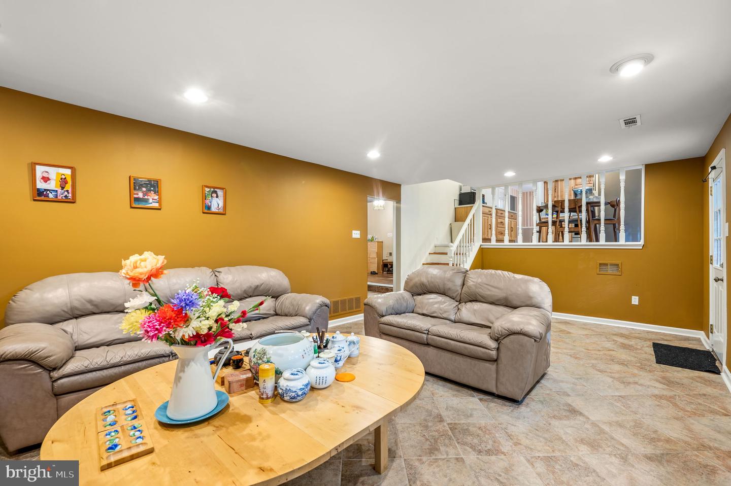 708 Bridgeview Rd