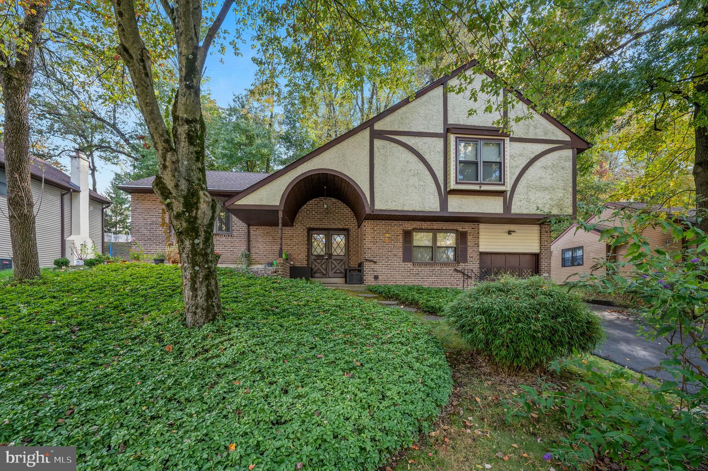 708 Bridgeview Rd
